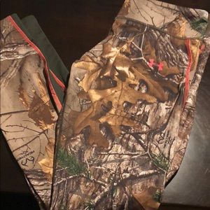 NWT Under Armour Scent Control Camo Leggings